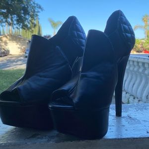 Boots in good condition